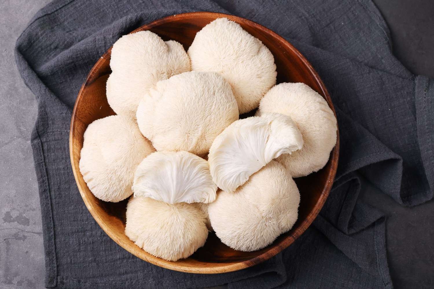 New Study Reveals: Mushrooms Enhance Memory By Stimulating Neuron Growth. 4 lions mane mushrooms